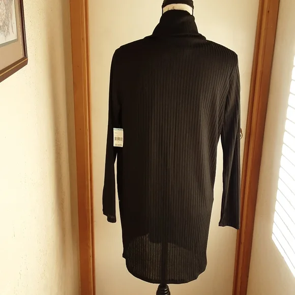 Covington Black Cardigan runs .m - Picture 5 of 7